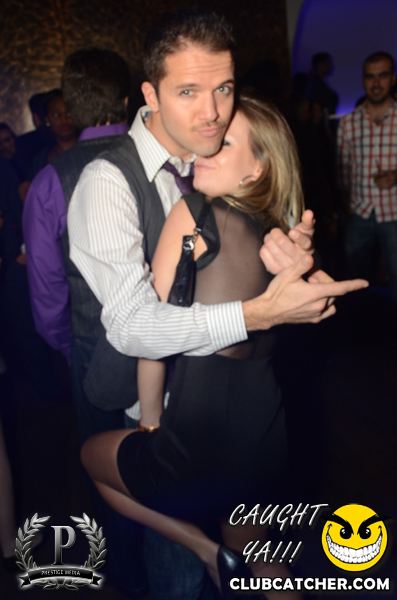 Cove 31 lounge photo 20 - November 16th, 2013