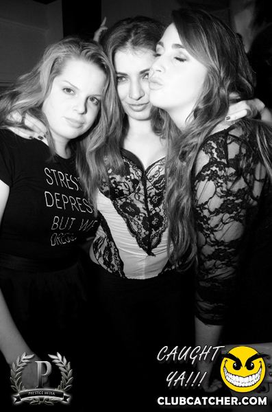 Cove 31 lounge photo 32 - November 16th, 2013