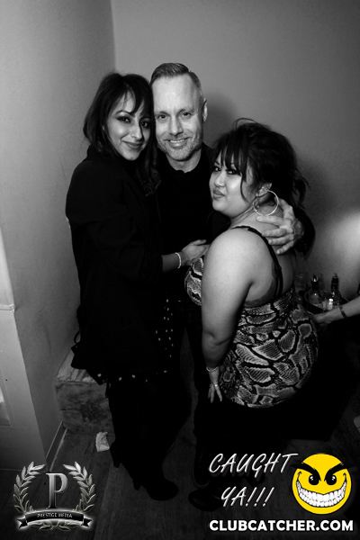 Cove 31 lounge photo 111 - November 30th, 2013