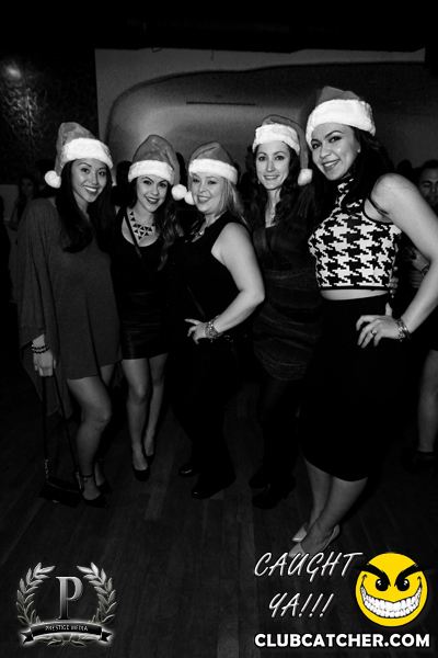 Cove 31 lounge photo 113 - November 30th, 2013