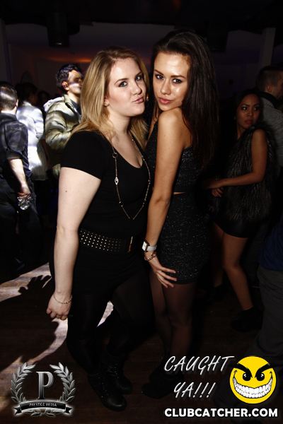 Cove 31 lounge photo 14 - November 30th, 2013