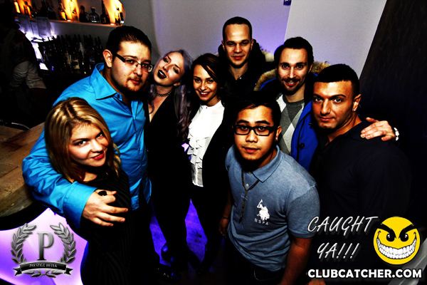 Cove 31 lounge photo 138 - November 30th, 2013