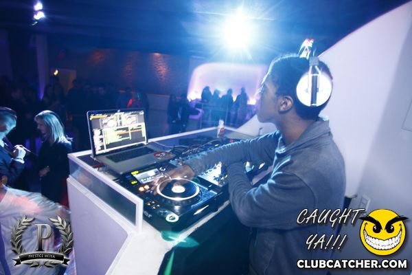 Cove 31 lounge photo 20 - November 30th, 2013