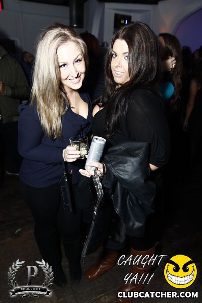 Cove 31 lounge photo 73 - November 30th, 2013