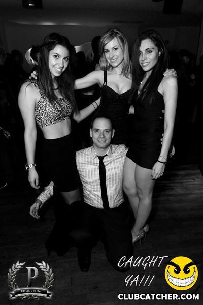 Cove 31 lounge photo 97 - November 30th, 2013