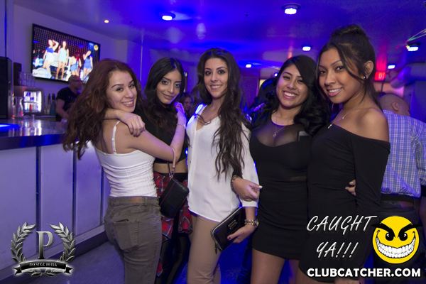 Gravity Soundbar nightclub photo 18 - December 6th, 2013