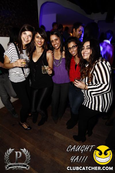 Cove 31 lounge photo 26 - December 7th, 2013