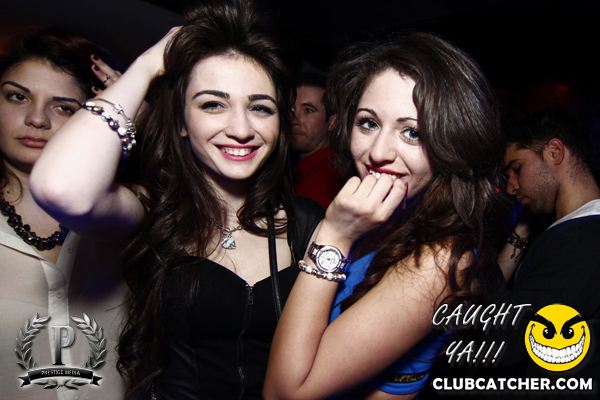 Cove 31 lounge photo 61 - December 7th, 2013