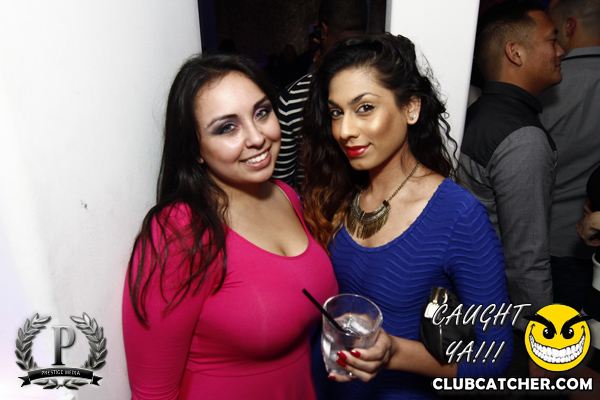 Cove 31 lounge photo 8 - December 7th, 2013