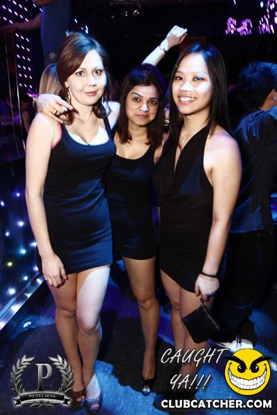 Gravity Soundbar nightclub photo 153 - December 13th, 2013