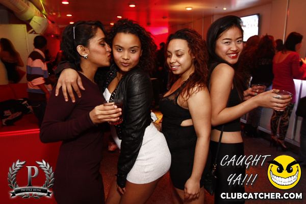 Gravity Soundbar nightclub photo 174 - December 13th, 2013