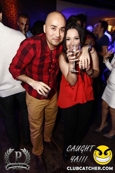 Cove 31 lounge photo 13 - December 21st, 2013