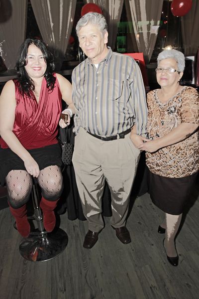 Mingles lounge photo 247 - December 20th, 2012