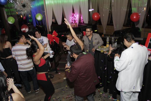 Mingles lounge photo 33 - December 20th, 2012