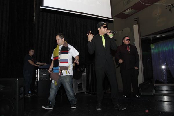 Mingles lounge photo 411 - December 20th, 2012