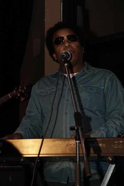 Mingles lounge photo 174 - January 17th, 2013