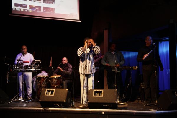 Mingles lounge photo 233 - January 17th, 2013