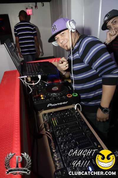 Gravity Soundbar nightclub photo 148 - March 8th, 2013