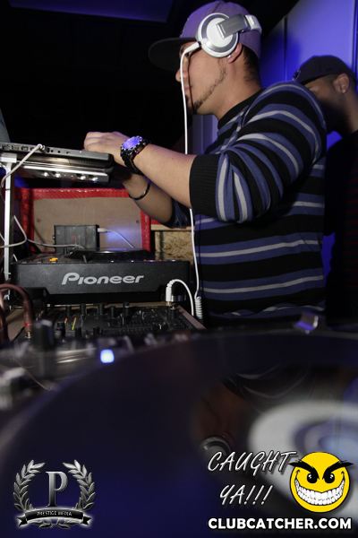 Gravity Soundbar nightclub photo 237 - March 8th, 2013