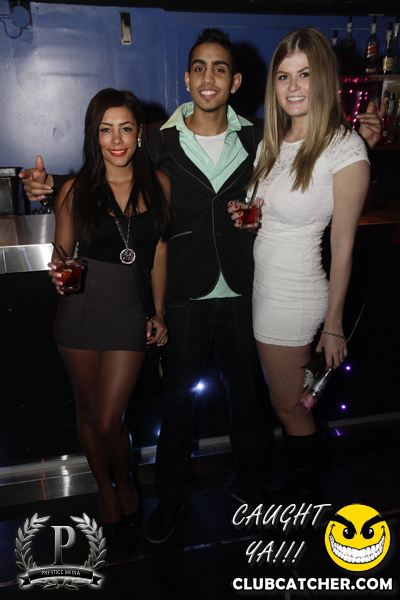 Gravity Soundbar nightclub photo 287 - March 8th, 2013