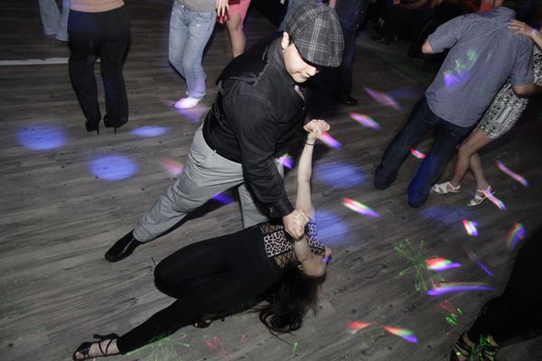 Mingles lounge photo 15 - April 18th, 2013