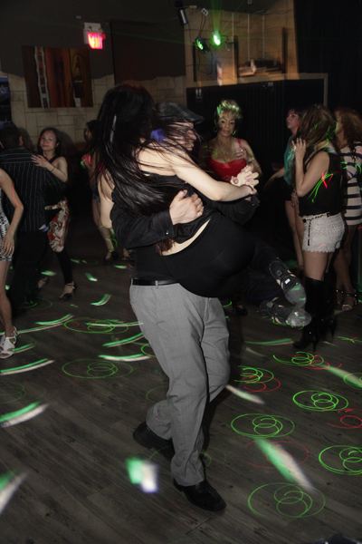 Mingles lounge photo 41 - April 18th, 2013