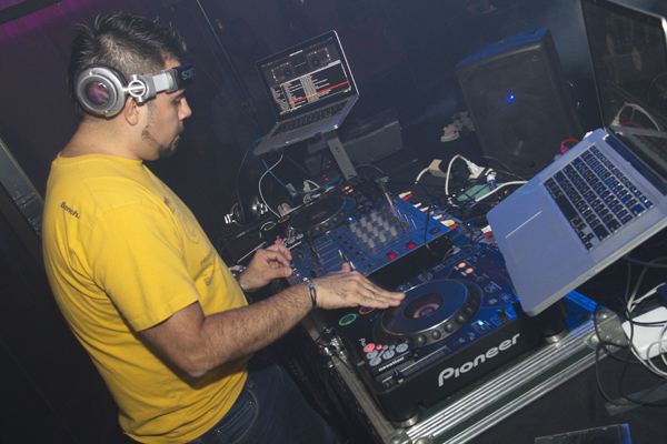 Mingles lounge photo 38 - April 25th, 2013