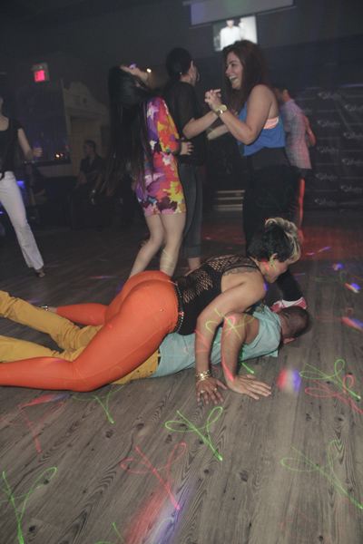 Mingles lounge photo 13 - May 2nd, 2013