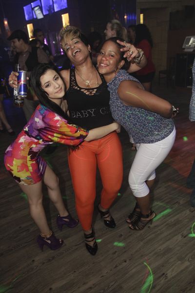 Mingles lounge photo 136 - May 2nd, 2013