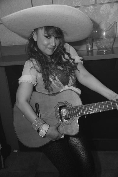 Mingles lounge photo 150 - May 2nd, 2013