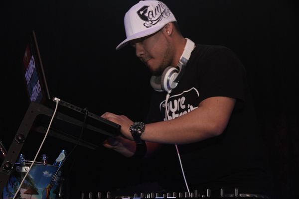 Mingles lounge photo 90 - May 2nd, 2013