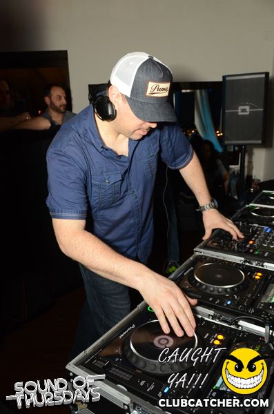 T2 lounge photo 28 - December 26th, 2013