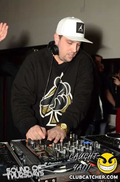 T2 lounge photo 9 - December 26th, 2013