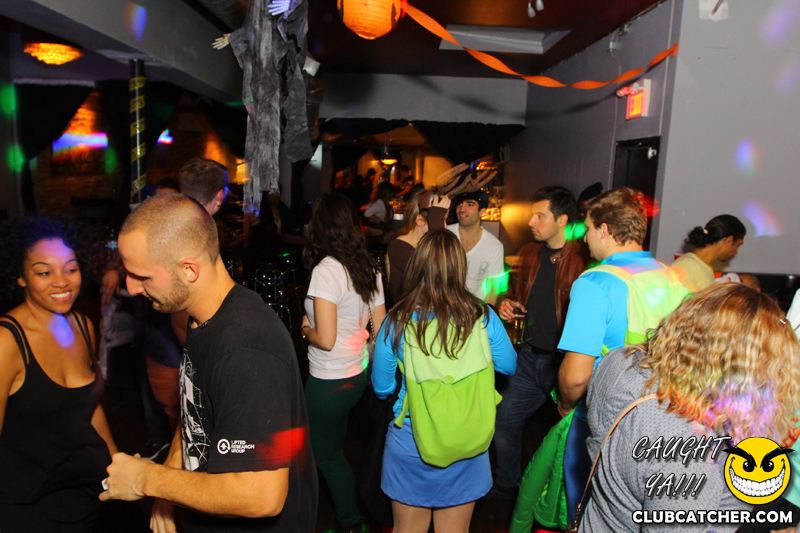 Studio lounge photo 1 - November 1st, 2014