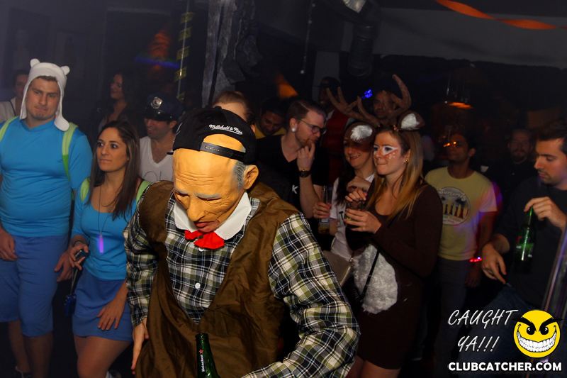 Studio lounge photo 110 - November 1st, 2014