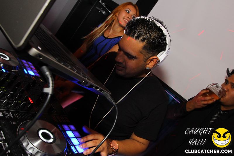 Studio lounge photo 145 - November 1st, 2014