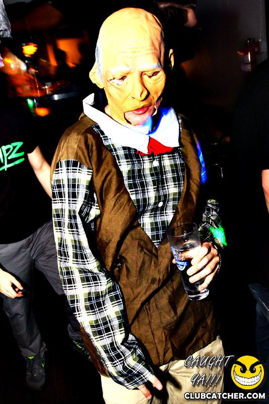 Studio lounge photo 156 - November 1st, 2014