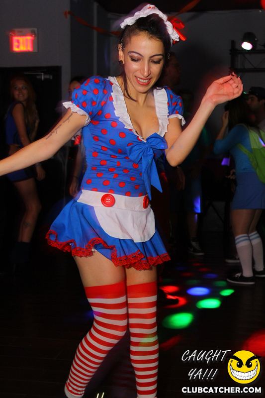 Studio lounge photo 5 - November 1st, 2014