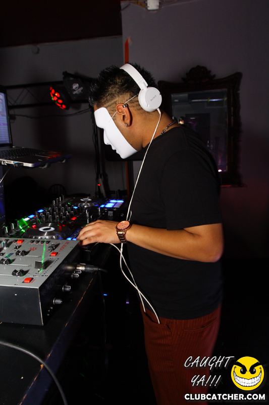 Studio lounge photo 74 - November 1st, 2014