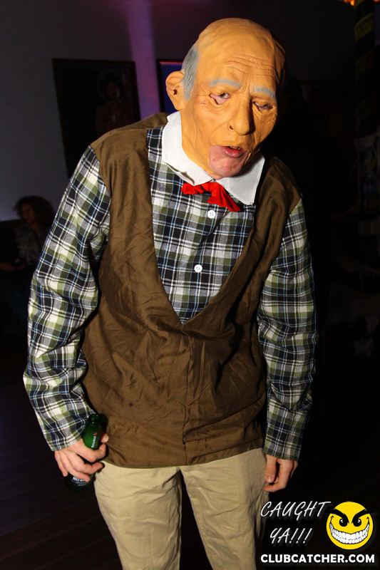 Studio lounge photo 86 - November 1st, 2014