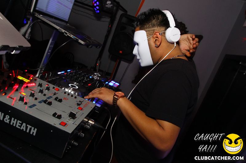 Studio lounge photo 91 - November 1st, 2014