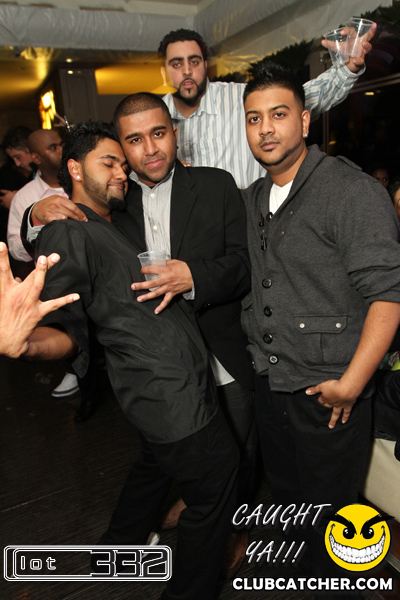 Lot332 nightclub photo 116 - November 27th, 2010