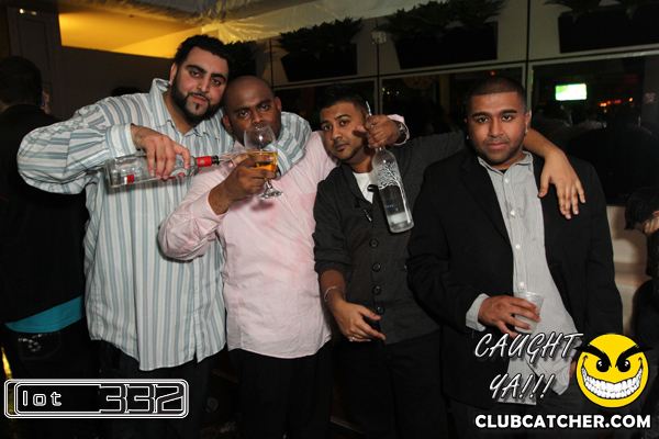 Lot332 nightclub photo 118 - November 27th, 2010