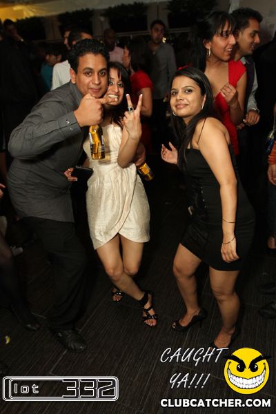 Lot332 nightclub photo 186 - November 27th, 2010