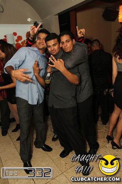 Lot332 nightclub photo 27 - November 27th, 2010