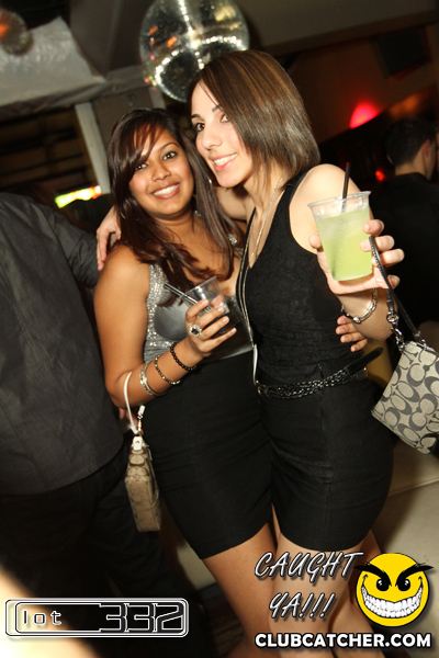Lot332 nightclub photo 7 - November 27th, 2010