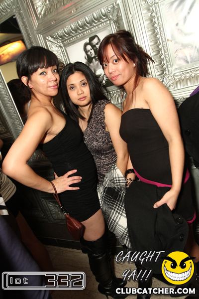 Lot332 nightclub photo 92 - November 27th, 2010