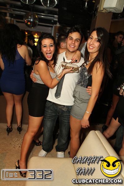 Lot332 nightclub photo 95 - November 27th, 2010