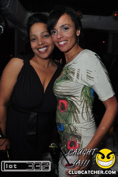 Lot332 nightclub photo 5 - December 26th, 2010