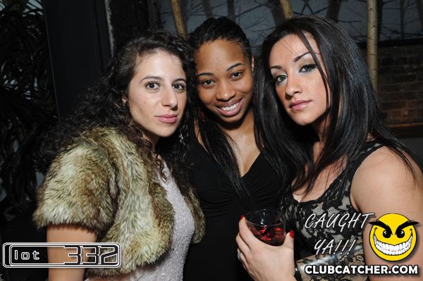 Lot332 nightclub photo 18 - December 29th, 2010